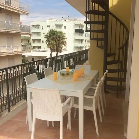 Attico Panoramico Vista Mare Apartman *
